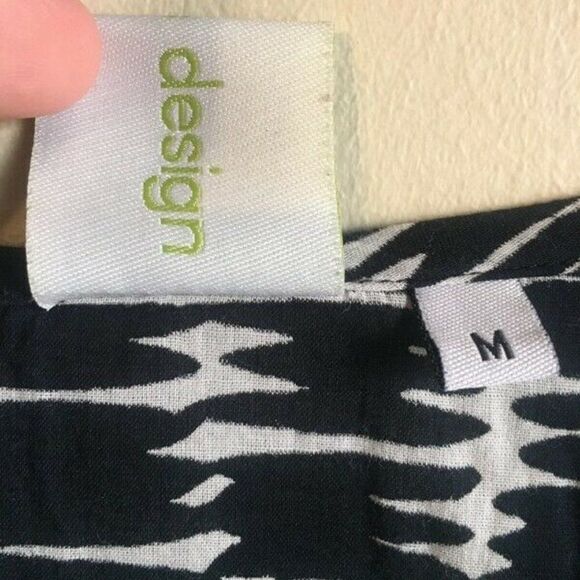 See design medium black and white long sleeved top - Picture 2 of 4